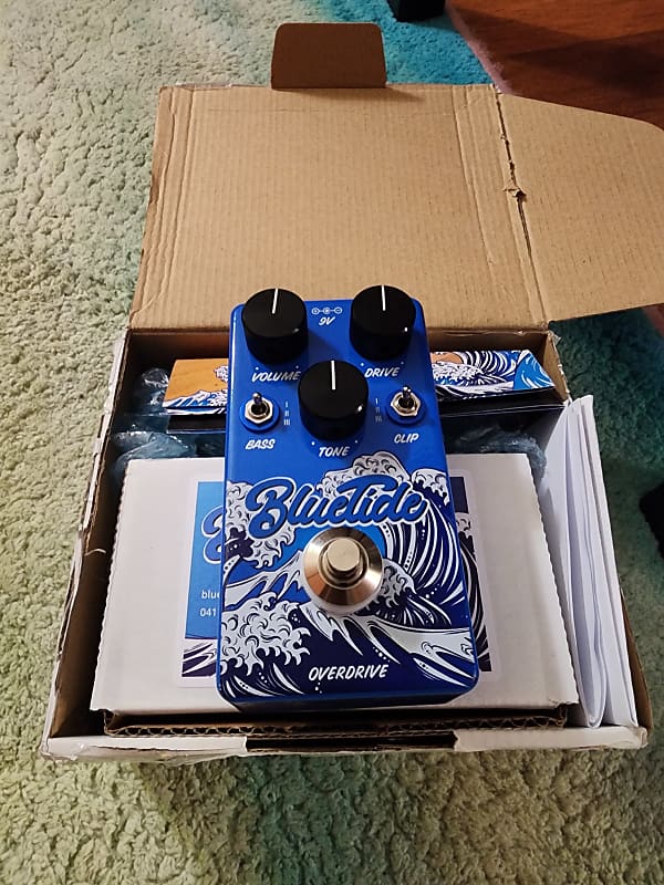 BlueTide Overdrive 3 Modes of Overdrive Clipping & Bass EQ Reverb