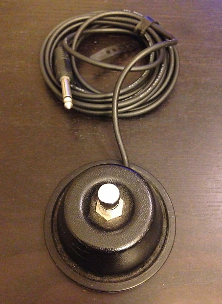 Roland Relay on/off pedal black | Reverb