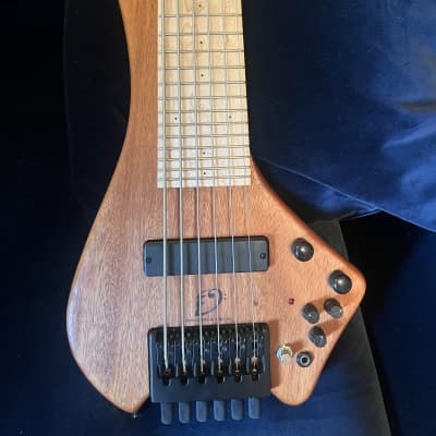 Wing Instruments Wing Bass Classic 6-String Mahogany / Claro