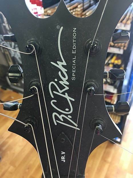 B.C. Rich Jr. V I.T. Special Edition Black/tan | Reverb