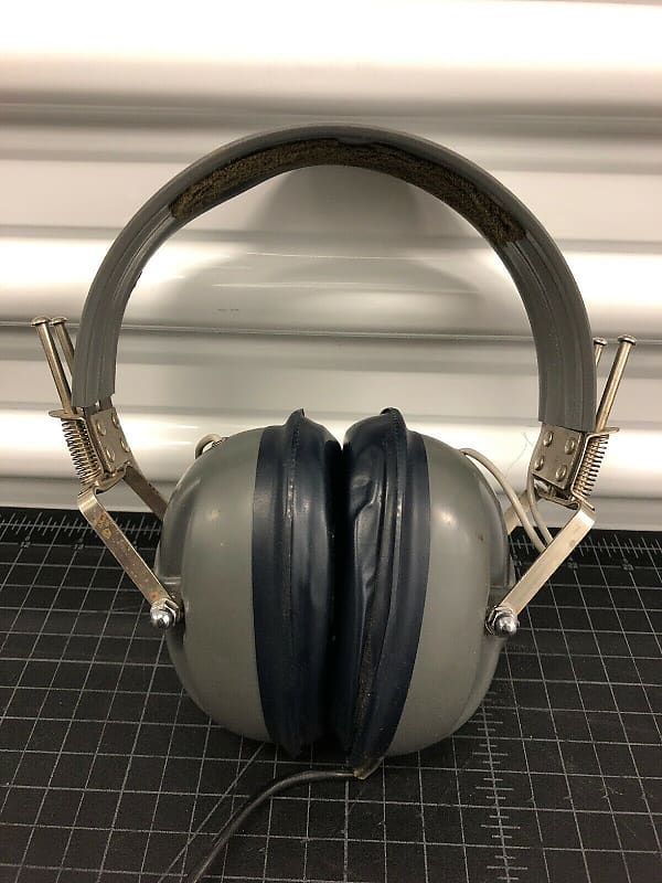 Challenger headphones with cheap mic