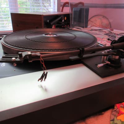 Thorens TD160B turntable with Magnepan Unitrac tone arm in excellent condition image 3