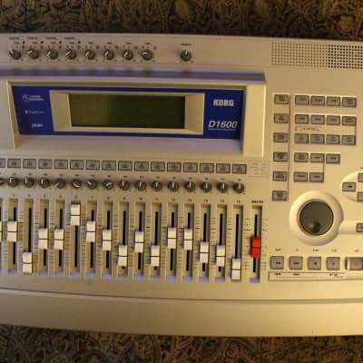 Korg D1600