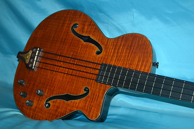 Epiphone zenith bass deals fretless