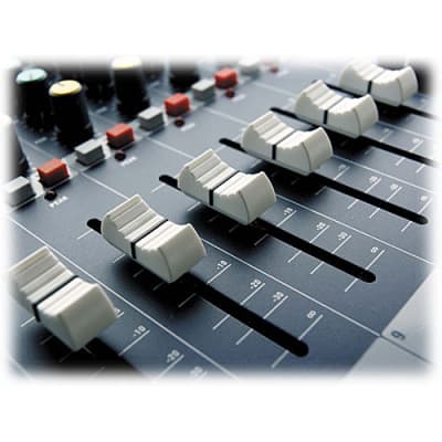 Soundcraft EPM12 14-channel Analog Mixer image 3
