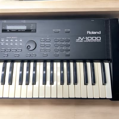 Roland JV-1000 76-Key Music Workstation 1993 - 1995 - Black Roland JV-1000 76-Key Music Workstation 1993 - 1995 - Black