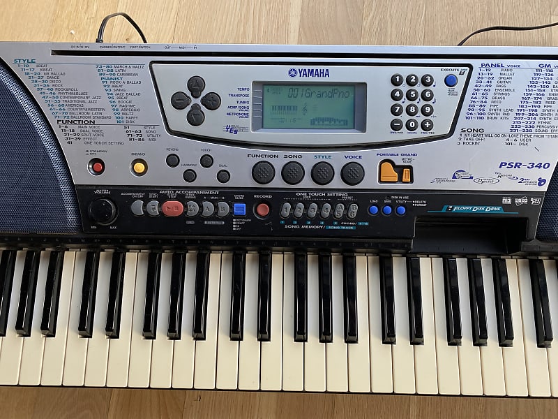YAMAHA ヤマハ PSR-340 PORTATONE Yamaha PSR-340 Portatone Electronic Keyboard with Music