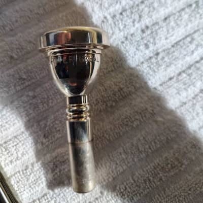 Jupiter JSL-636 O Trigger Bb/F Trombone w/ MP and Cleaning Supplies. NICE! image 9