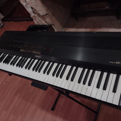 Roland KR-55 76-key Digital Piano Synthesizer - Made In Japan image 2