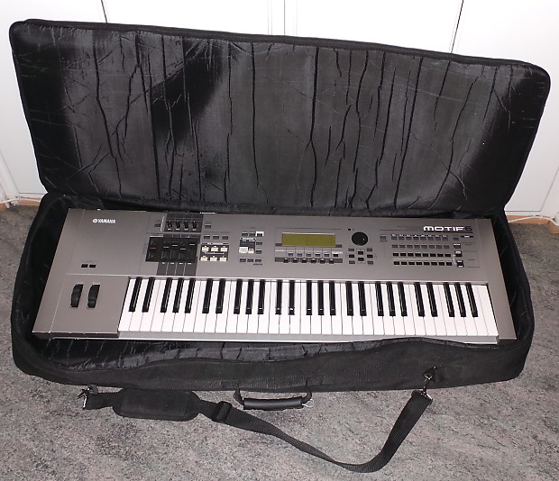 Classic Yamaha MOTIF 6 - Original 61-Key Workstation