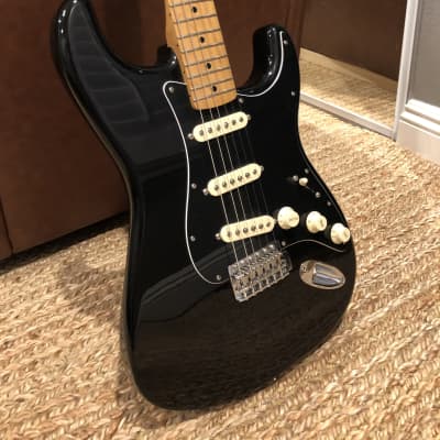 Fender  Stratocaster  black image 2