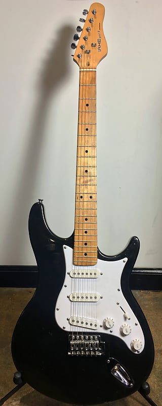 Behringer iAxe 393 USB Strat Style Electric Guitar Black