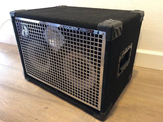 SWR Goliath III ベースキャビネット　ケース付き都内県内運搬可 SWR Goliath III ベースキャビネット ケース付き都内県内運搬可 SWR
