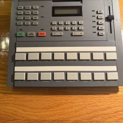 Alesis HR-16 High Sample Rate 16-Bit Drum Machine 1980s - Gray