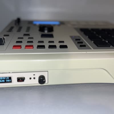 Custom Akai MPC2000 - New LCD - Maxed RAM - All New Tact switches & Button LEDs & more image 13