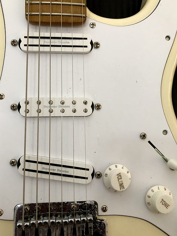 ARIA PRO II  LEGEND 白 ARIA PRO II LEGEND 白