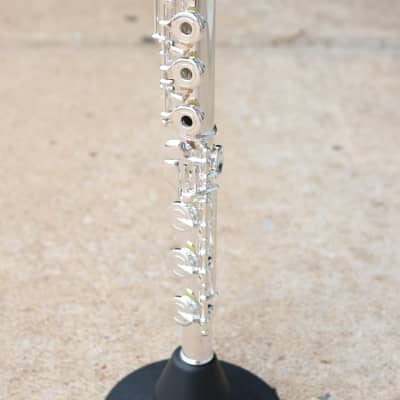 Tomasi Series 10 Silver Open-Hole Professional Flute with Solid Silver Headjoint and B-footjoint image 3