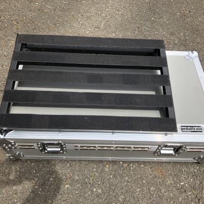 Pedaltrain PT-3 Pedalboard with Wheeled Tour Case image 2