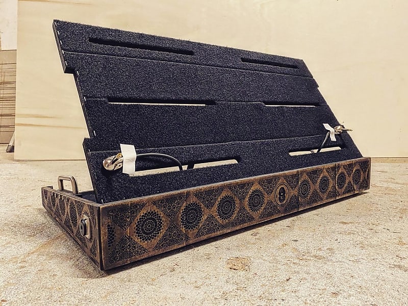 Heavy Seas L size Hinges Top Pedalboard 2022 Dark Walnut Reverb