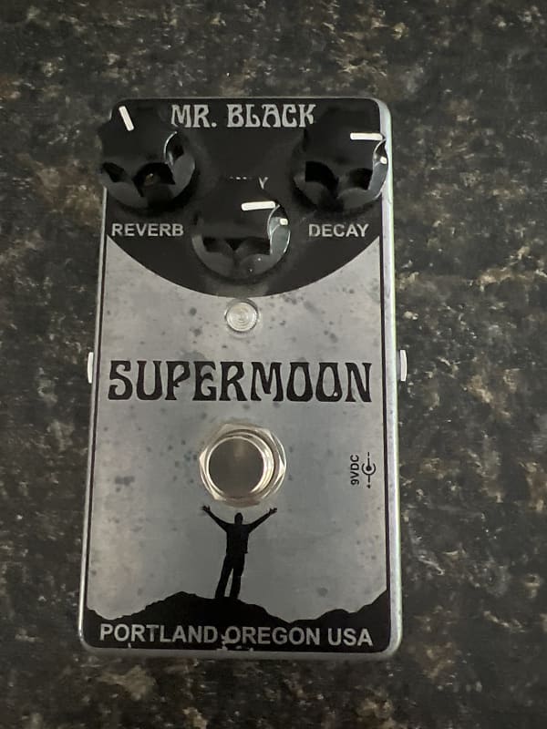 Mr. Black Supermoon Chrome