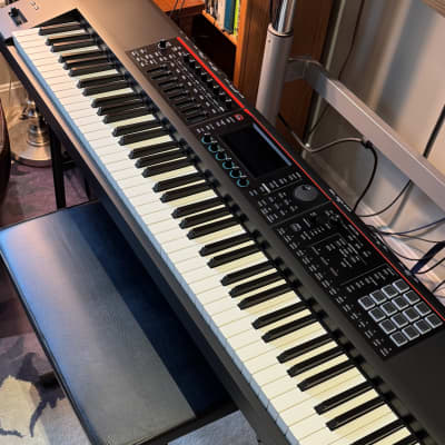 Mint! Roland FANTOM-08 88-Key Synthesizer Keyboard Workstation