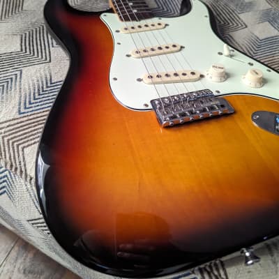 Fender Stratocaster 62 reissue 1995 - Tobacco burst image 3