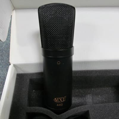 MXL 440 Multipurpose Large-Diaphragm Studio Condenser Microphone image 2