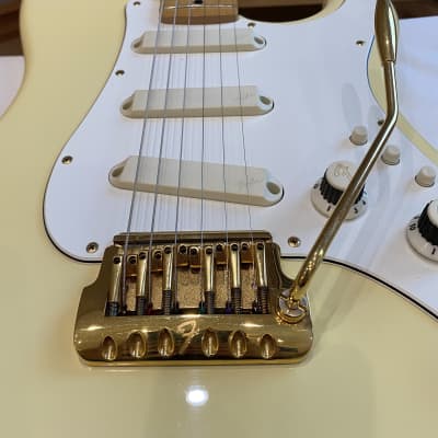 Fender Stratocaster Gold Elite 1983 Off white image 3
