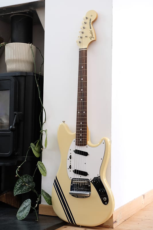 ぷゅ　Fender Japan MG73/CO (OCR) ぷゅ Fender Japan MG73/CO (OCR) Fender MG73 CO OCR