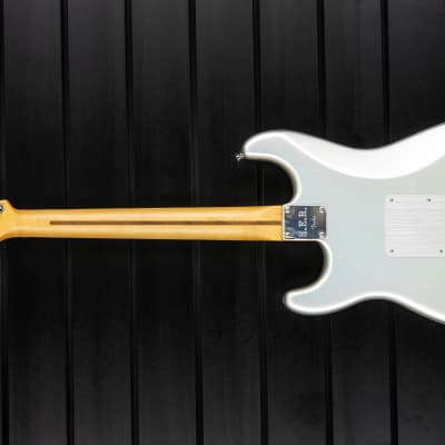 Fender H.E.R. Stratocaster MN - Chrome Glow - b-stock MX20185152 image 3