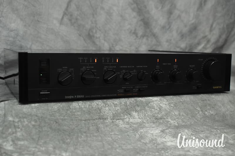Onkyo Integra P-306RS Stereo Preamplifier in Very Good