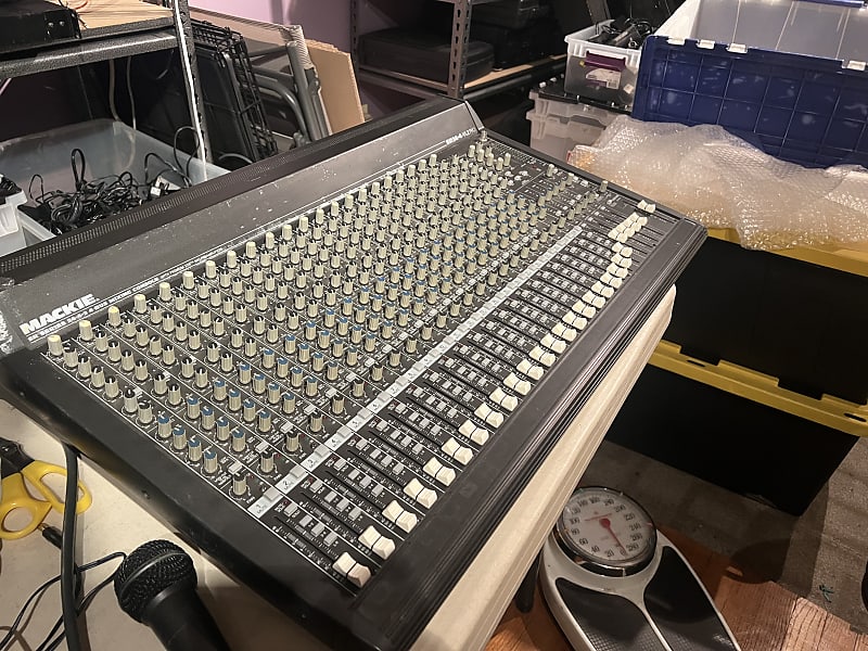 Mackie SR24.4-VLZ Pro SR Series 24x4x2 4-Bus Mixing Console | Reverb