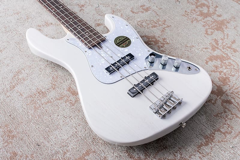 Bacchus Universe シリーズ　Jazz Bass ホワイト Bacchus Universe Series Jazz Bass Ash - White | Reverb