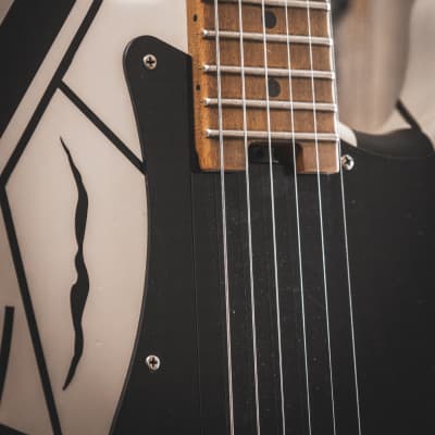EVH Striped Series '78 Eruption, Maple Fingerboard, White with Black Stripes Relic image 4