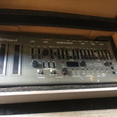 Roland SH-01A Boutique Series Synthesizer Module with K-25m Keyboard