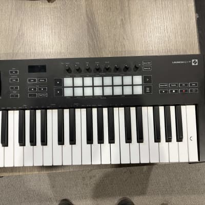 Novation Launchkey 37 MKIII MIDI Keyboard Controller 2020 - Present - Black