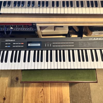 Roland Juno-2 + RARE Roland pg-300