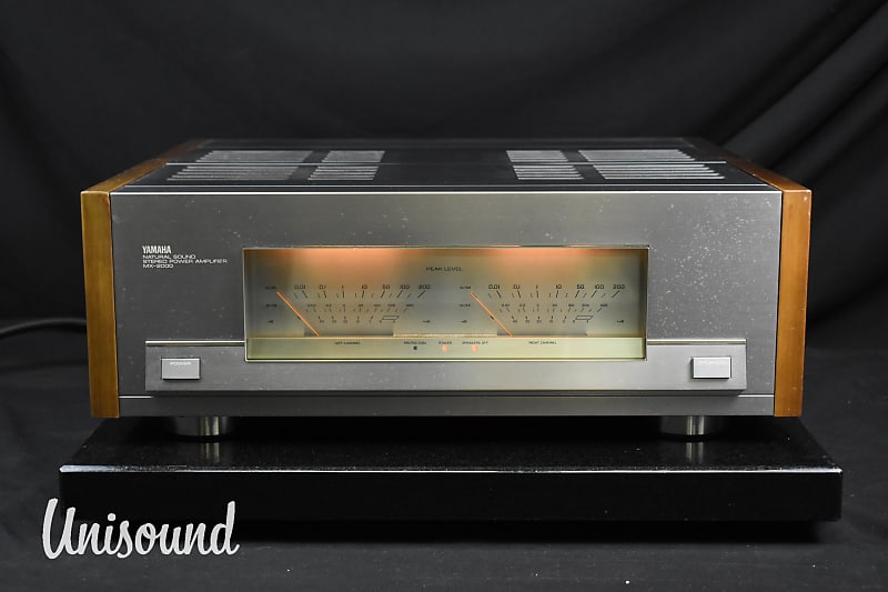 Yamaha MX-2000 Stereo Power Amplifier in Very Good Condition