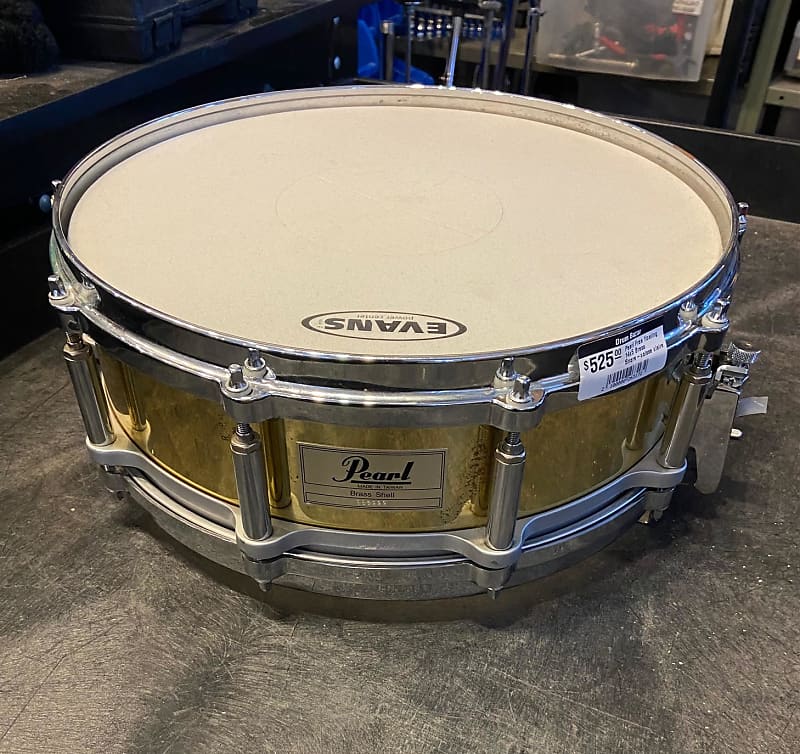 Pearl Free floating 14x5 Brass Snare Free floating 14x5 Brass Snare - Brass