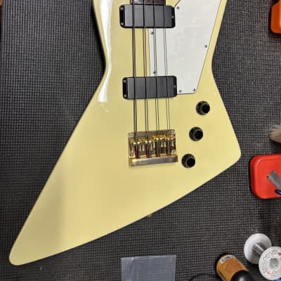 Epiphone エピフォン Explorer Bass Epiphone Korina Explorer Bass | Reverb