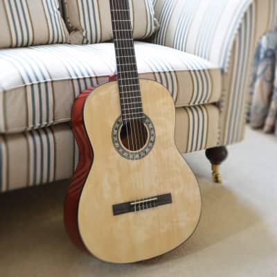 Chord CC44 Classical Guitar 4/4 CC44 (175.550UK) image 1