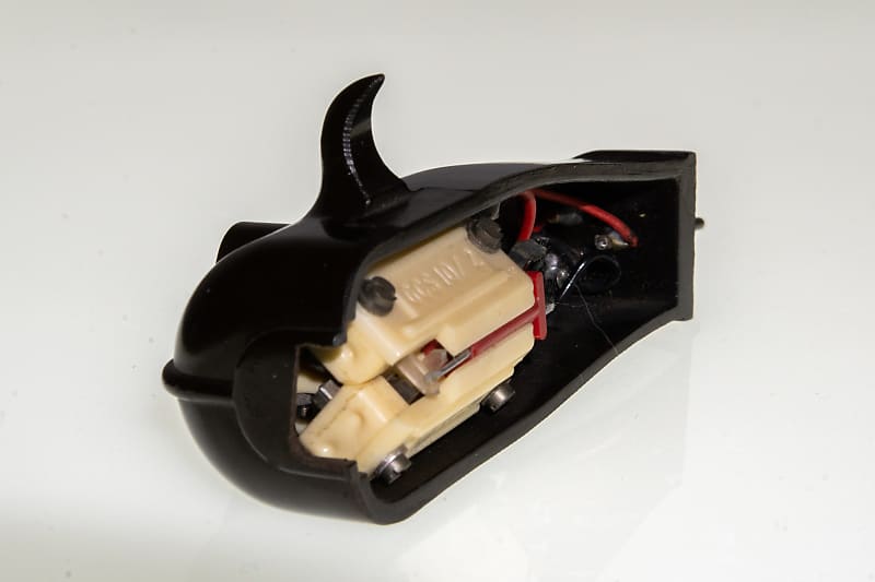 Garrard Black Headshell with Garrard GCS10 Cartridge &amp; Stylus | Early Stereo Design  			