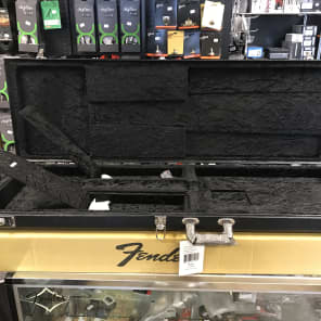 Fender Pro Series Precision Bass Case Black Tolex image 2