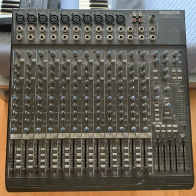 Mackie 1642-VLZ Pro 16-Channel Mic / Line Mixer | Reverb