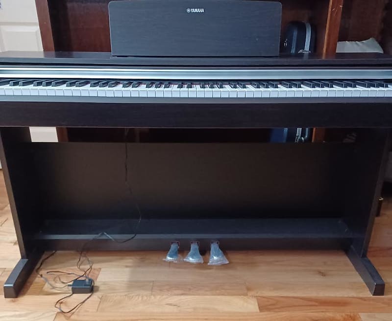 Yamaha YDP-142 Digital Piano - 88-Keys (wtd) - 2015 - Rosewood