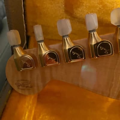 Fender Custom Shop Aloha Stratocaster No 1 Made for Namm Show 1994 , Worlds Most Exclusive image 8