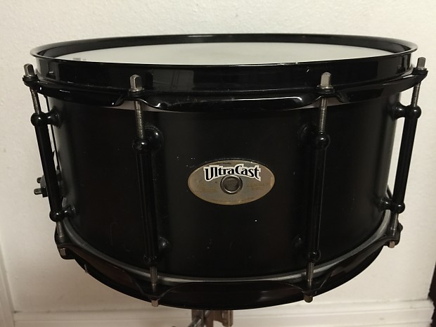Pearl Ultracast black solid aluminum 6.5x14 snare drum- like