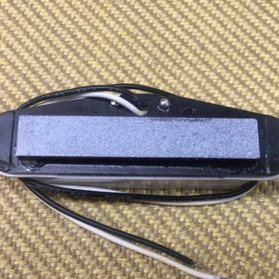 Squier Single Coil Guitar Pickup With White Pickup Cover & Mounting Hardware image 2