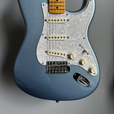 Fender American Vintage '57 Stratocaster 2000 - 2010 - Ice Blue Metallic image 3