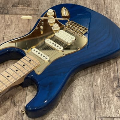 2017 Fender Mexico Stratocaster HSS Transparent Blue + Gold 